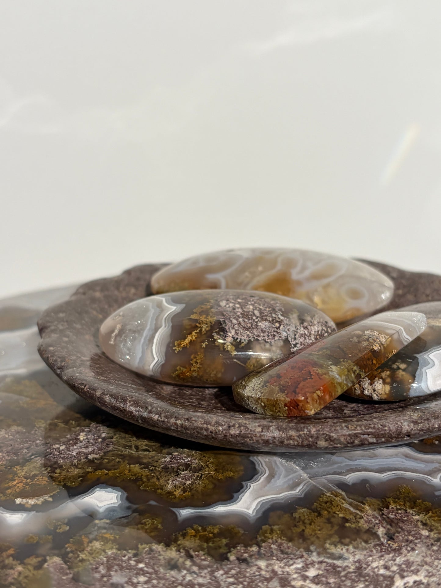 Blooms Scallop Edge Basalt Ritual Platter
